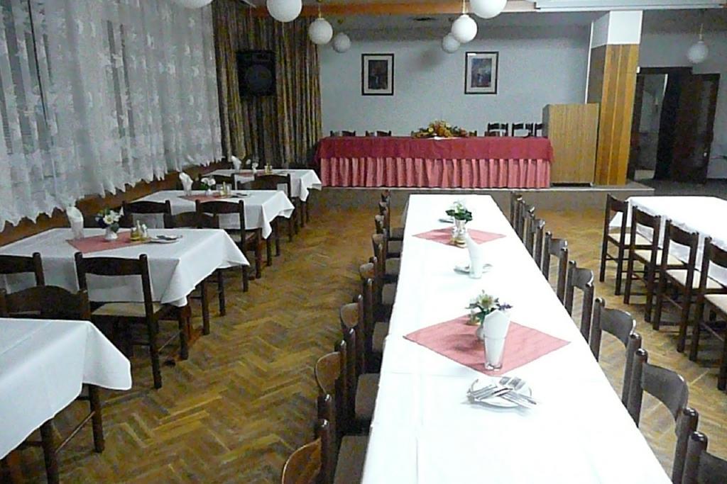 Hotel Slunce Havlíčkŭv Brod Exteriör bild