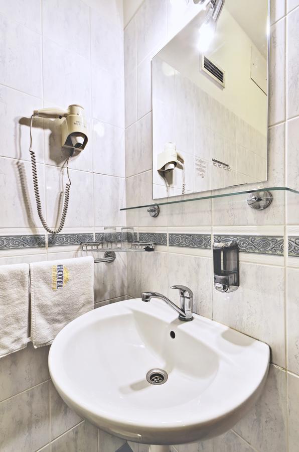 Hotel Slunce Havlíčkŭv Brod Exteriör bild